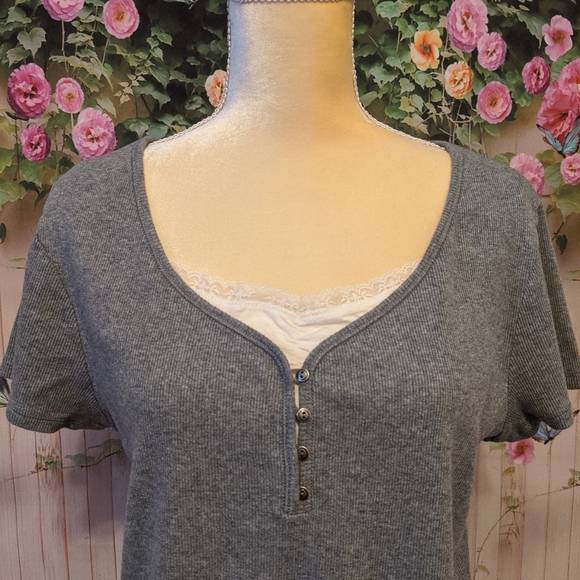 Faded Glory Layered Top 2X (runs like an x large) - Picture 3 of 6